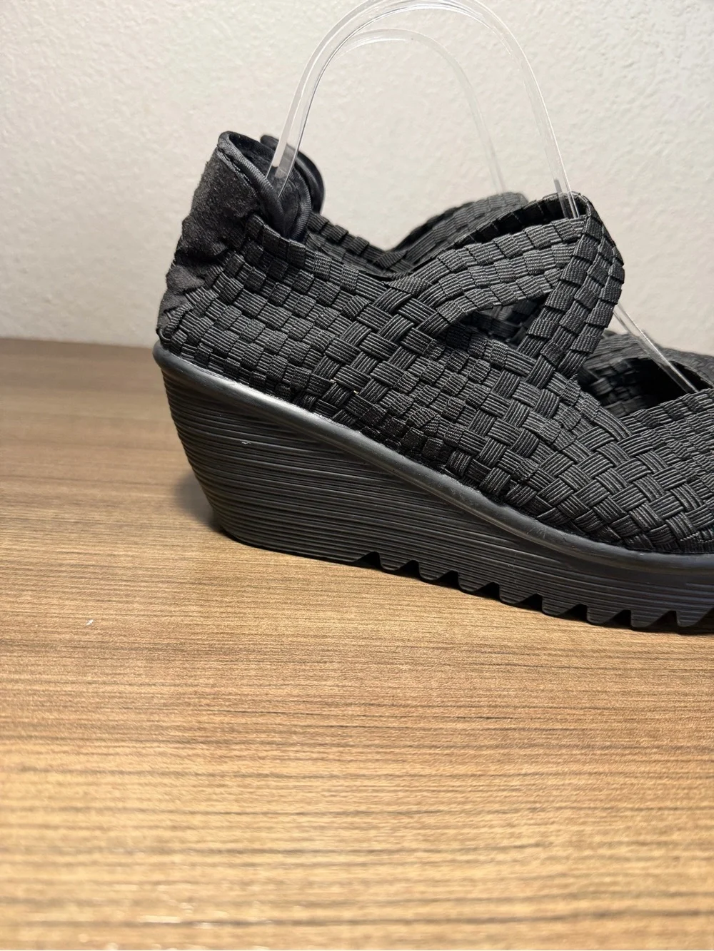 Bernie Mev. Maryjane Wedge Shoes 9 Black Woven Chunky Platform Comfort Clog